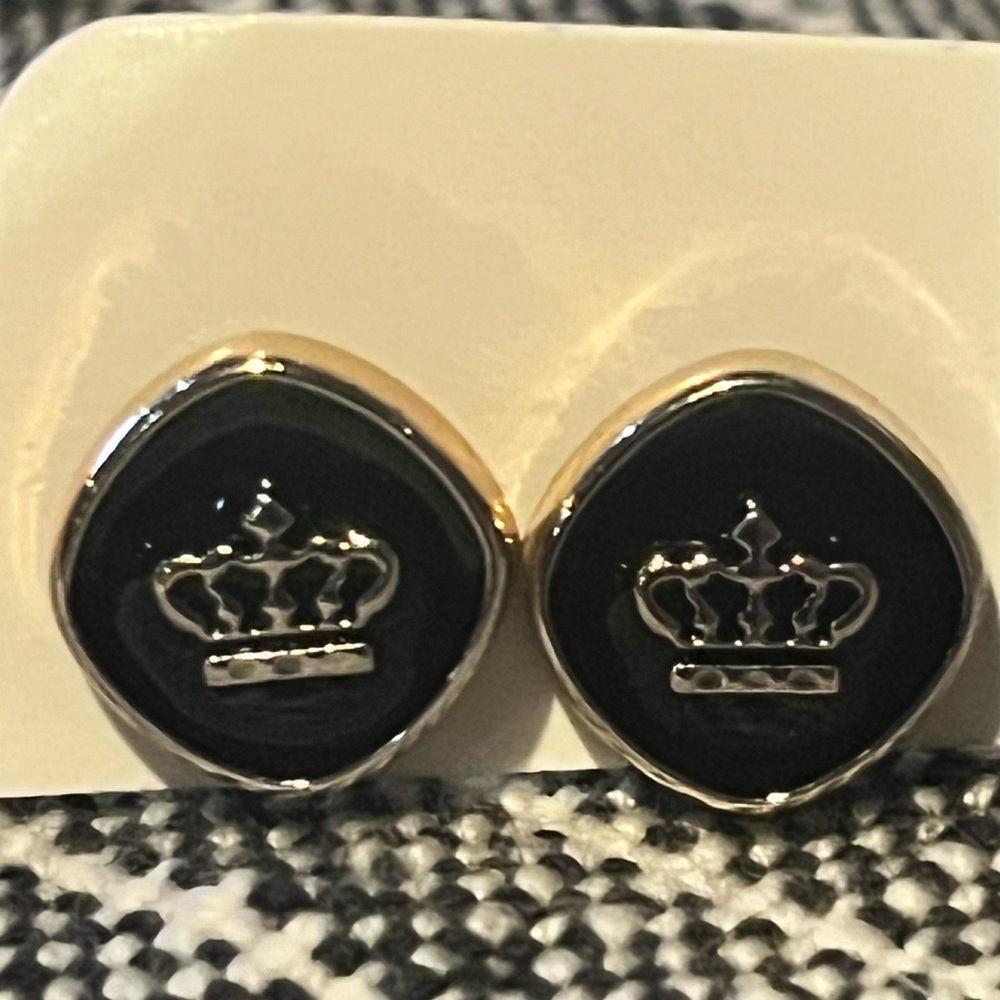 Free with any purchase or 2/10$  . Cute black earrings with crown design.